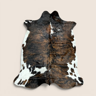 7x6’ Brazilian cowhide rug (v014)