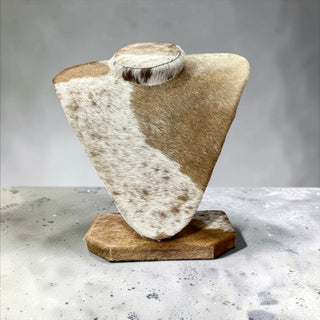All cowhide necklace display (a27)