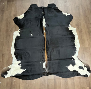 7-8’ Brazilian cowhide rugs (v03)