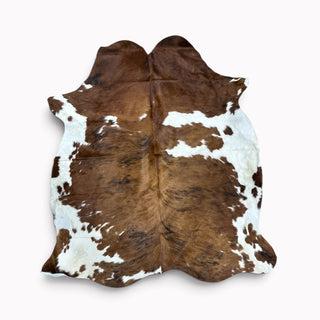 5-6ft Brazilian cowhide rug (l5)
