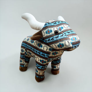 Horseshoe Aztec longhorn- medium farm pal