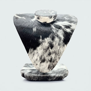 Deluxe cowhide necklace display(f10)