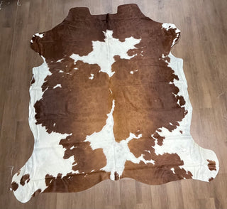 7-8’ Brazilian cowhide rug (v07)