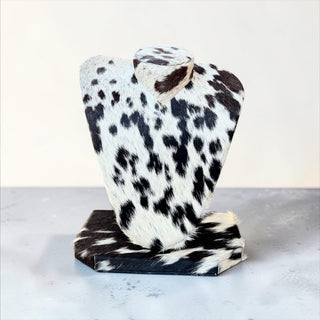 Black/white all cowhide necklace display (u04)