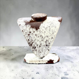 All cowhide necklace display (a25)