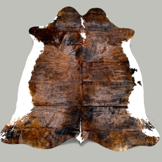 5-6’ Brazilian cowhide rug (v06)