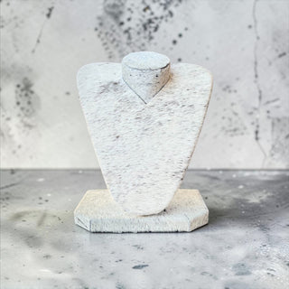 Salt pepper all cowhide necklace display (u14)