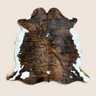 6.2x6’ Brazilian cowhide rug (v07)