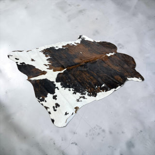 5.3x5.1ft Brazilian cowhide rug (b10)