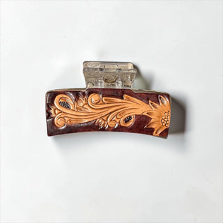 Saddle blossom hair claw