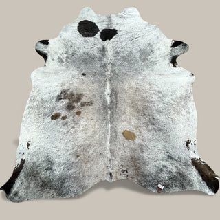 6-7’ Salt pepper cowhide rug (M06)