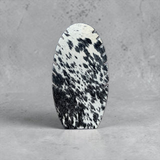 All cowhide necklace display (m03)