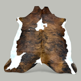 5-6’ Brazilian cowhide rug (v11)