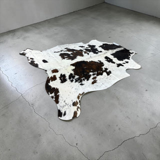 6.8x6.7ft Brazilian cowhide rug (c1)