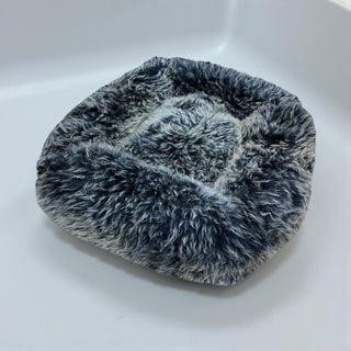 White and black tips sheepskin pet bed