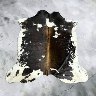 6.8x5.10ft Brazilian cowhide rug (z27)