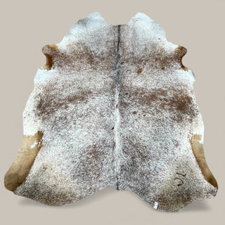 7-8’ salt pepper cowhide (M08)