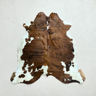 6-7’ Brazilian cowhide rug (r02)