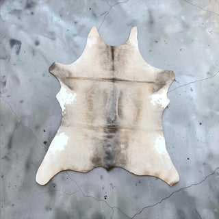 3.7x2.11ft calf hide (l19)