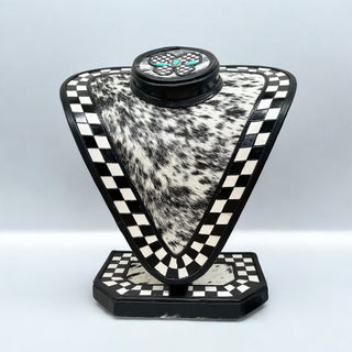 Deluxe Checker bow necklace display