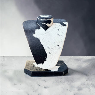 Black/white all cowhide necklace display (u07)