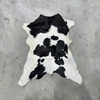 3.11x3.1ft calf hide (l1)