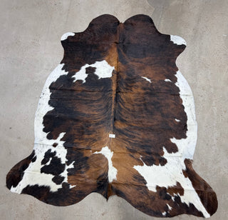 6.8’x5.11’ Brazilian cowhide rug (A7)