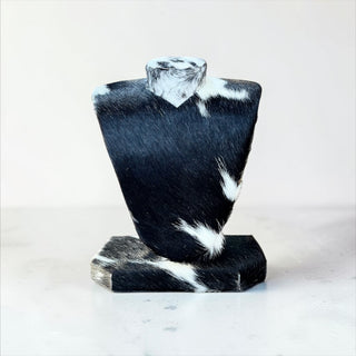 Black/white all cowhide necklace display (u01)