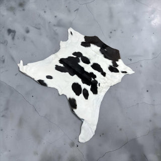 3.8x3.6ft calf hide (l7)