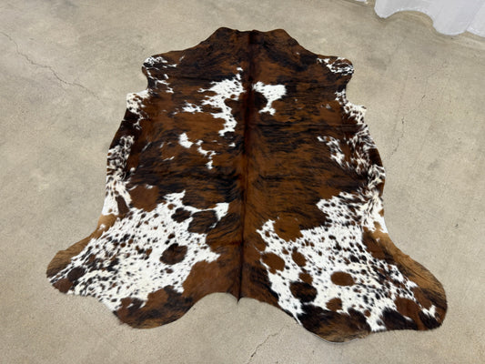 Cowhide of the day - tricolor 6x6’
