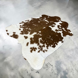 5.8x5ft Brazilian cowhide rug (a18)